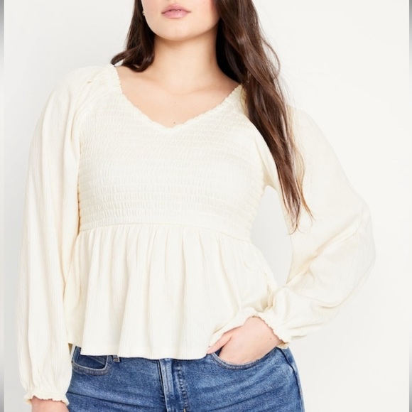 Old Navy Long-Sleeve Smocked Peplum Top – Women’s Size M- NWT - Picture 4 of 7